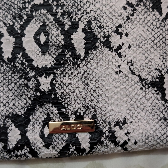 Woman's aldo wallet - Picture 3 of 3